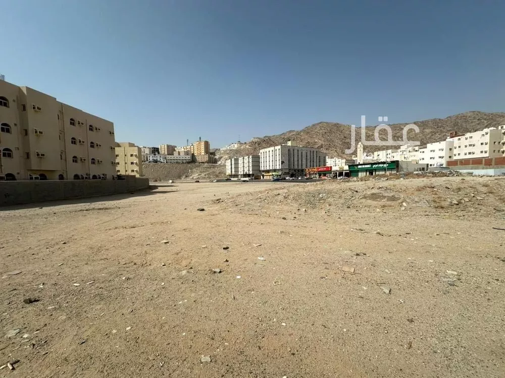 2013 sqm land in Batha Quraysh 9