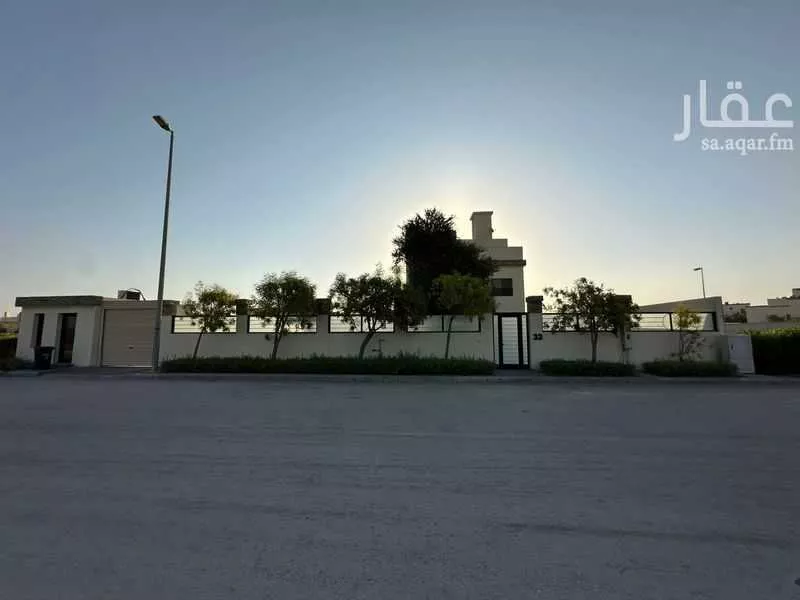 فيلا 5 غرف في المرجان 7