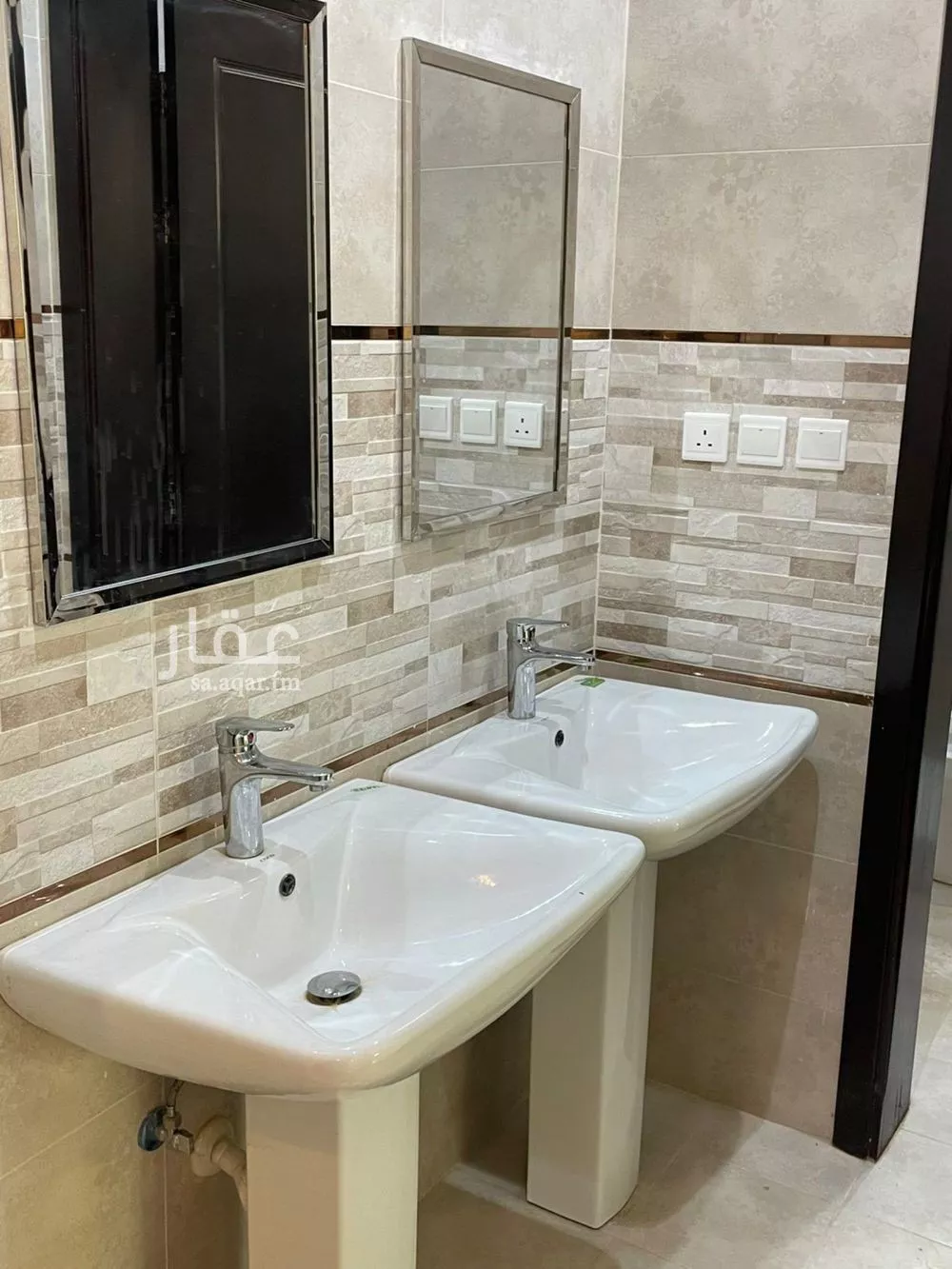 4 bedroom apartment in Al Bashaer 10