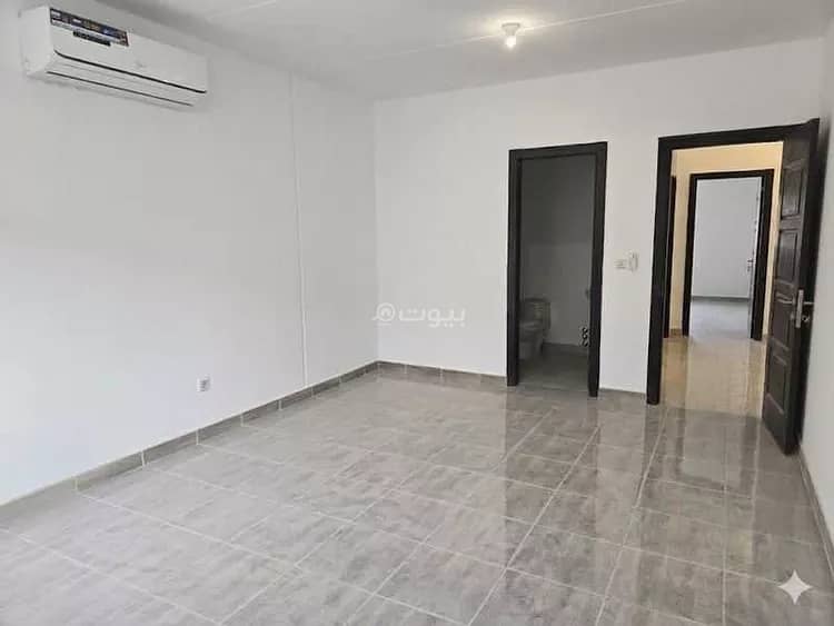 5 bedroom villa in Khuzam, Riyadh 9
