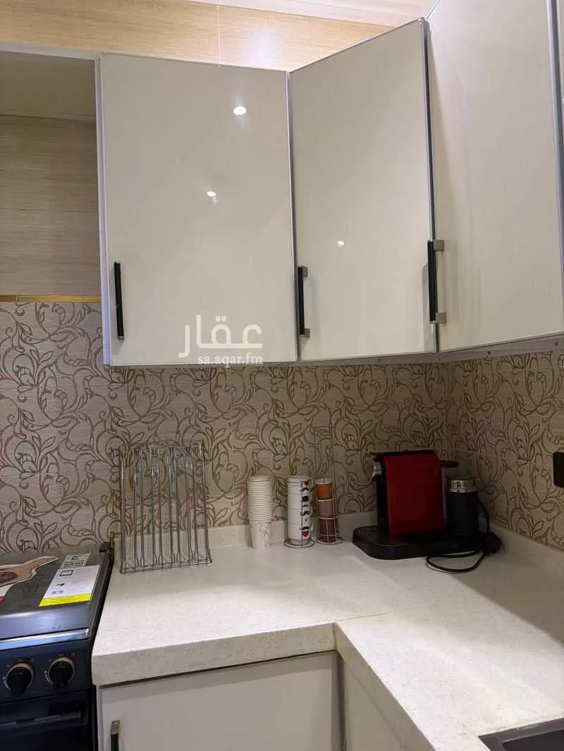 3 bedroom apartment in Al Rawdah 6