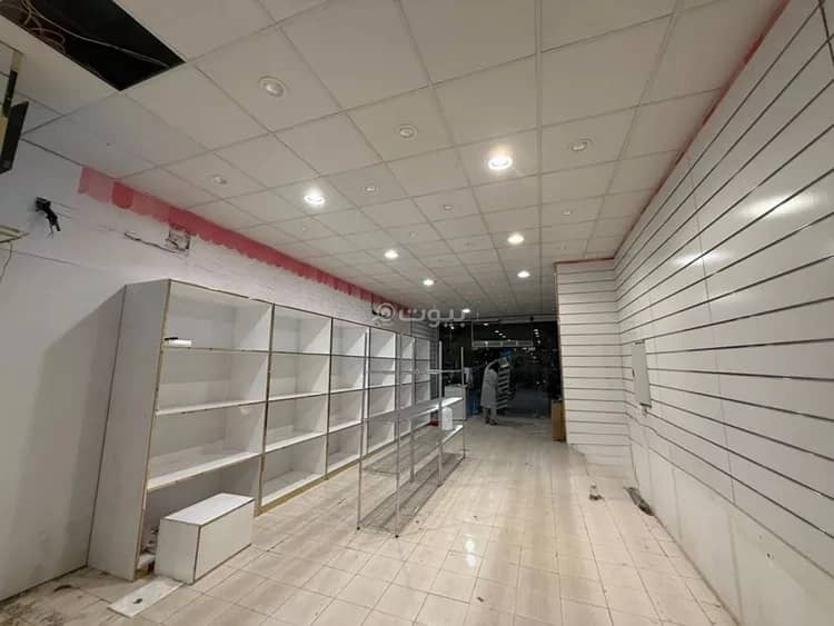 shop in Al Qaswa, Madinah 8