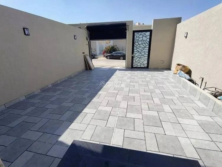 4 bedroom villa in Al Buhairah, Eastern Province 3