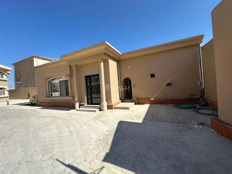 فيلا 4 غرف في الجامعيين، الدمام 5