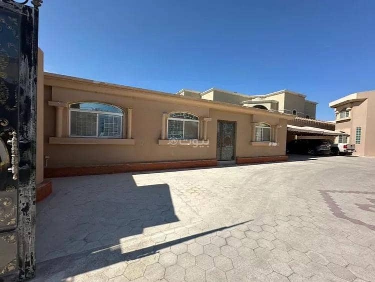 فيلا 4 غرف في الجامعيين، الدمام 6