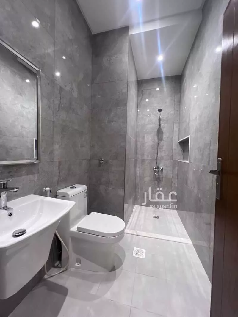 5 bedroom apartment in Al Marwa 9