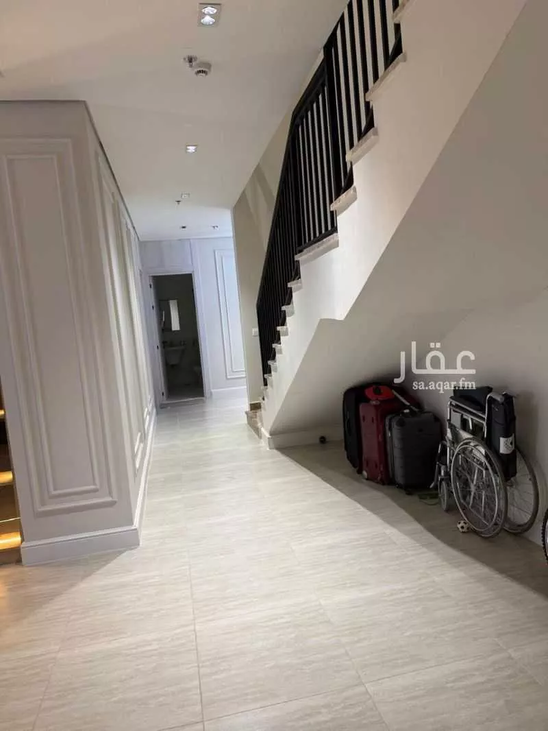 5 bedroom apartment in Al Hamdaniyah 3