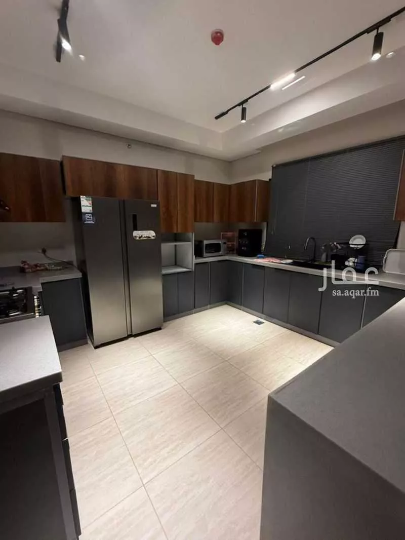 5 bedroom apartment in Al Hamdaniyah 9