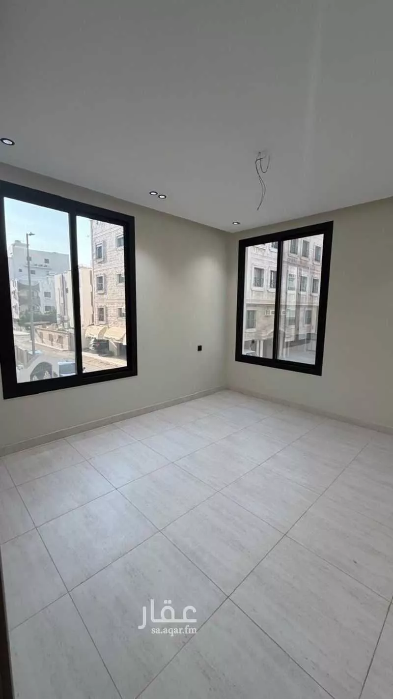 4 bedroom apartment in Al Rawdah 6