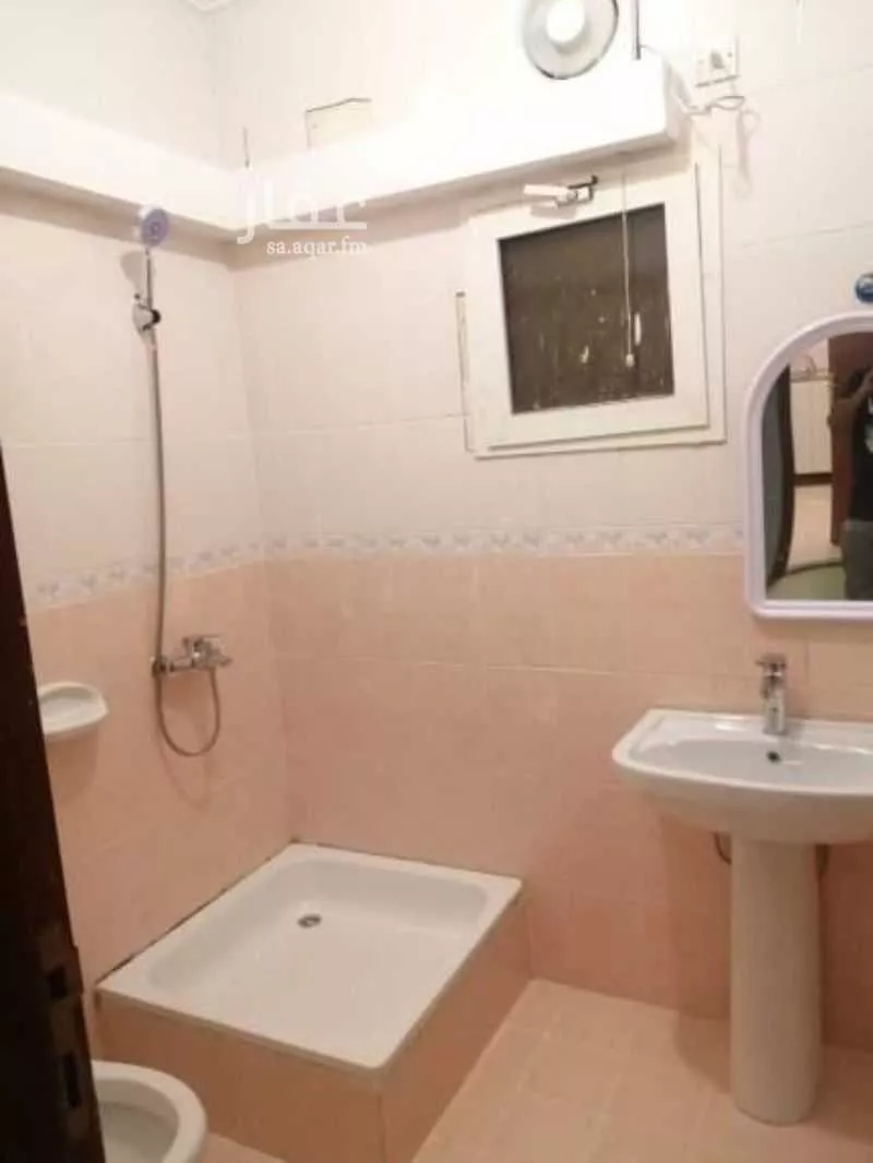 2 bedroom apartment in Al Shati 6