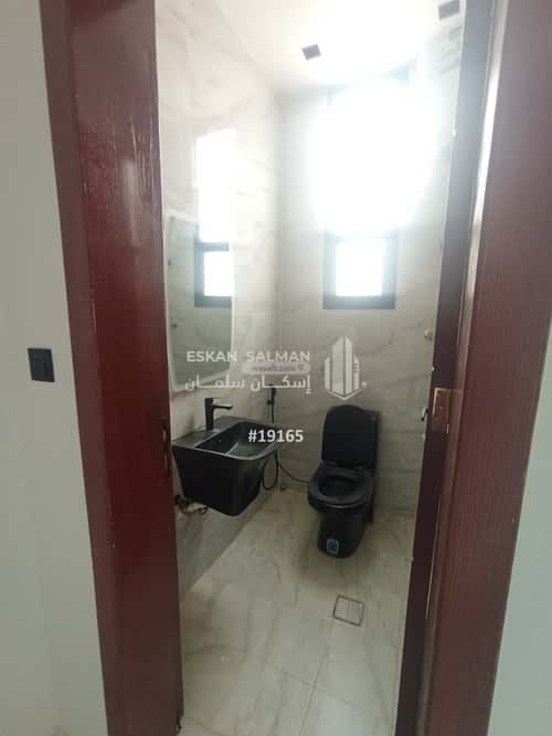 5 bedroom apartment in Al Janadriyah 3