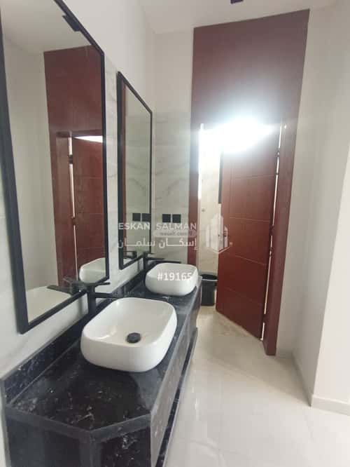 5 bedroom apartment in Al Janadriyah 5