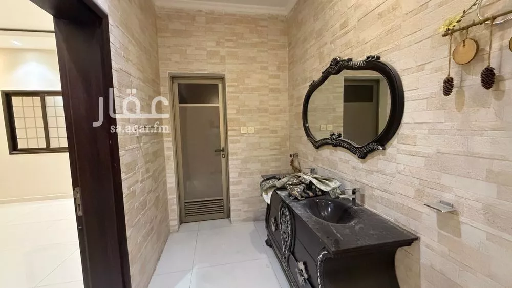 4 bedroom villa in Ash Shulah 12