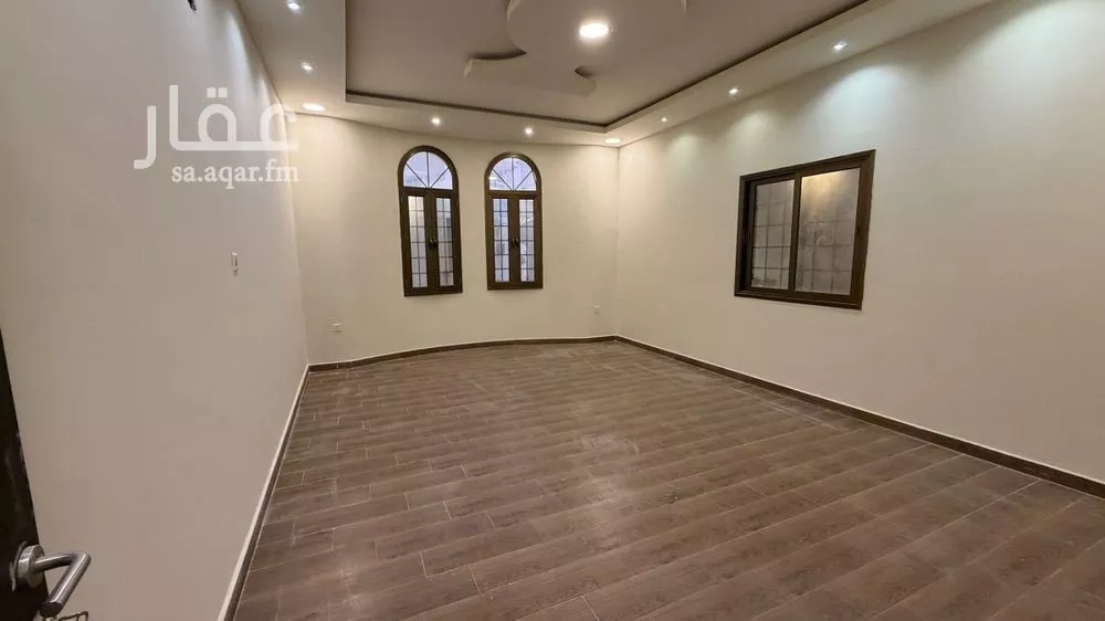 4 bedroom villa in Ash Shulah 8
