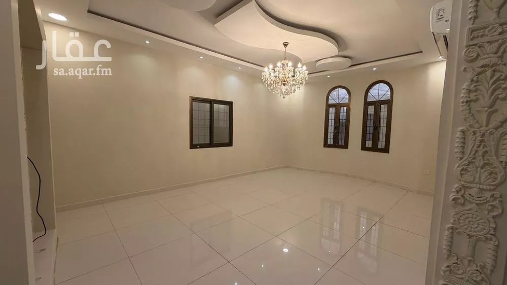 4 bedroom villa in Ash Shulah 10