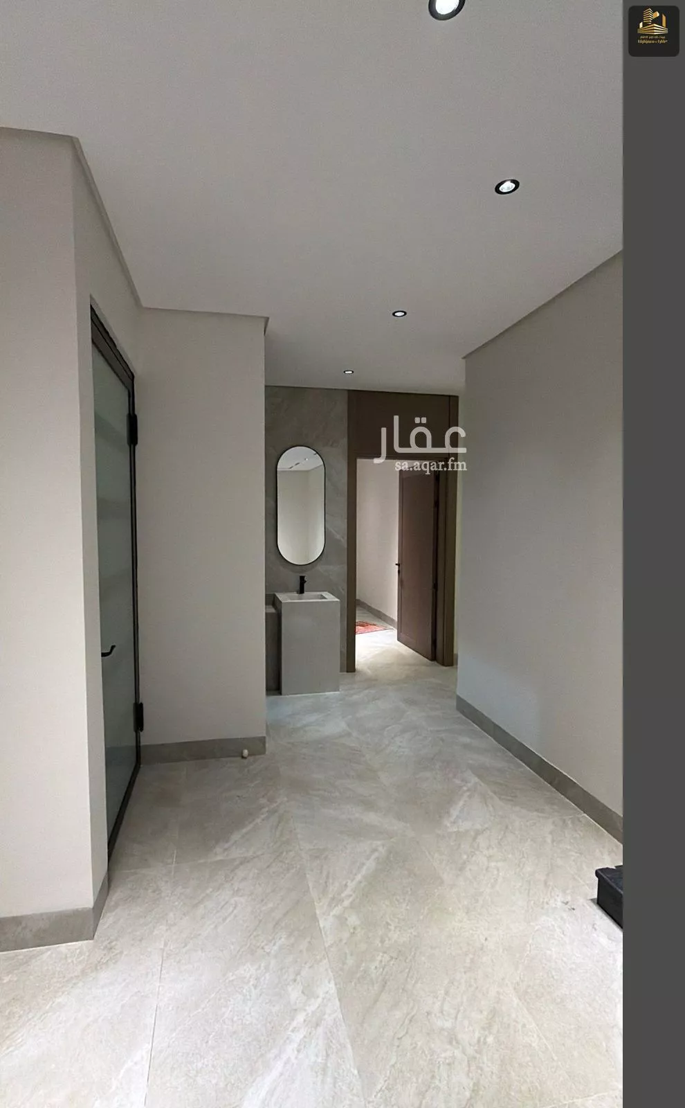 فيلا 6 غرف في الشرق 8