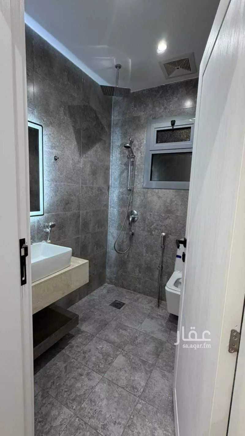 5 bedroom apartment in Al Zahra 6