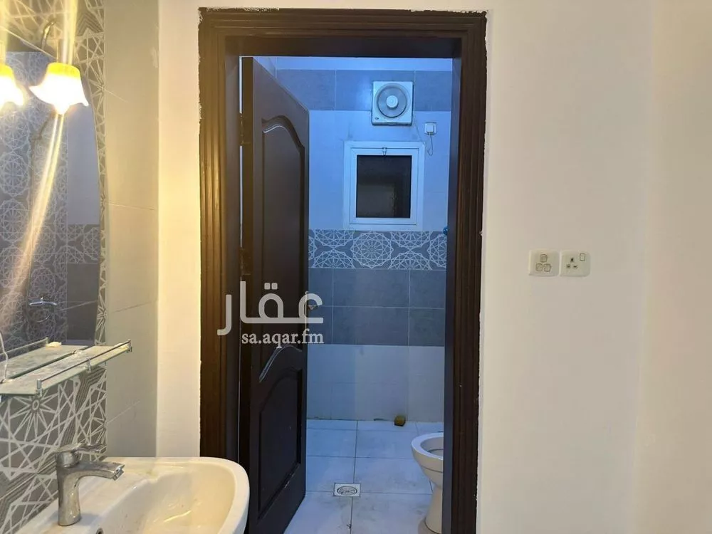 4 bedroom apartment in Al Bashaer 8