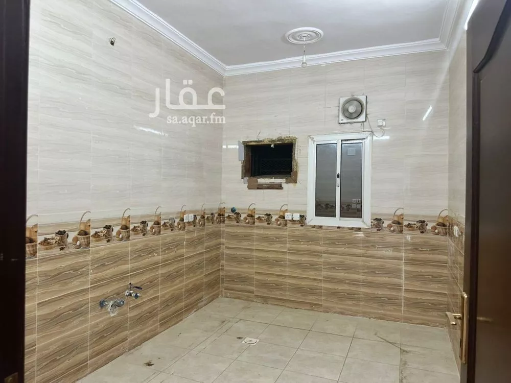 4 bedroom apartment in Al Bashaer 9