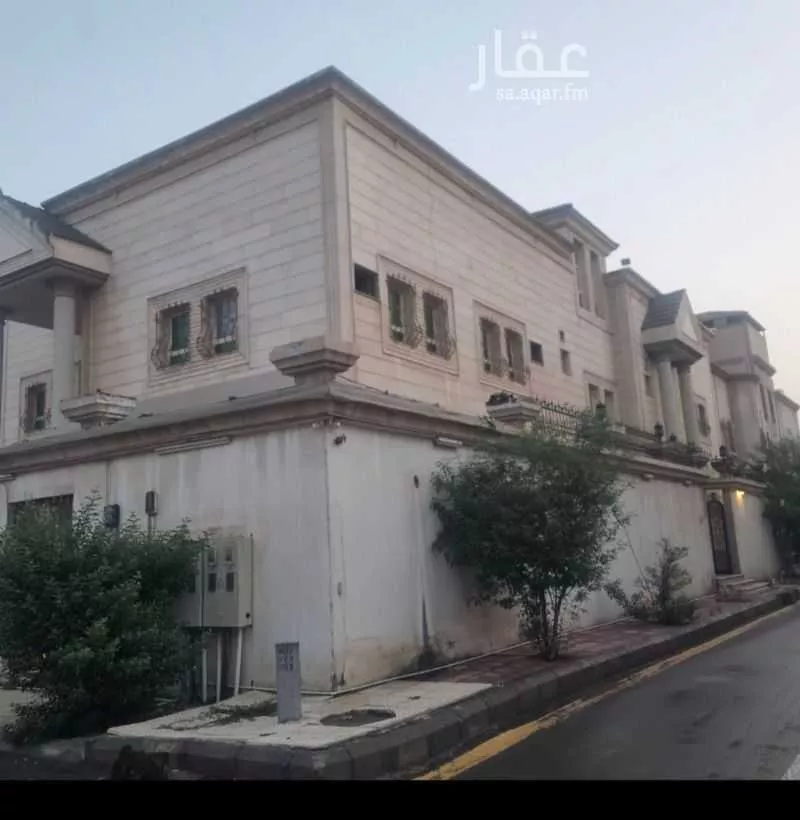 فيلا 12 غرف في احد 2