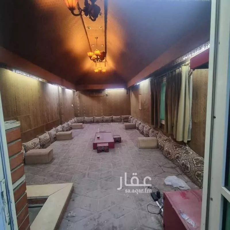 فيلا 12 غرف في احد 12