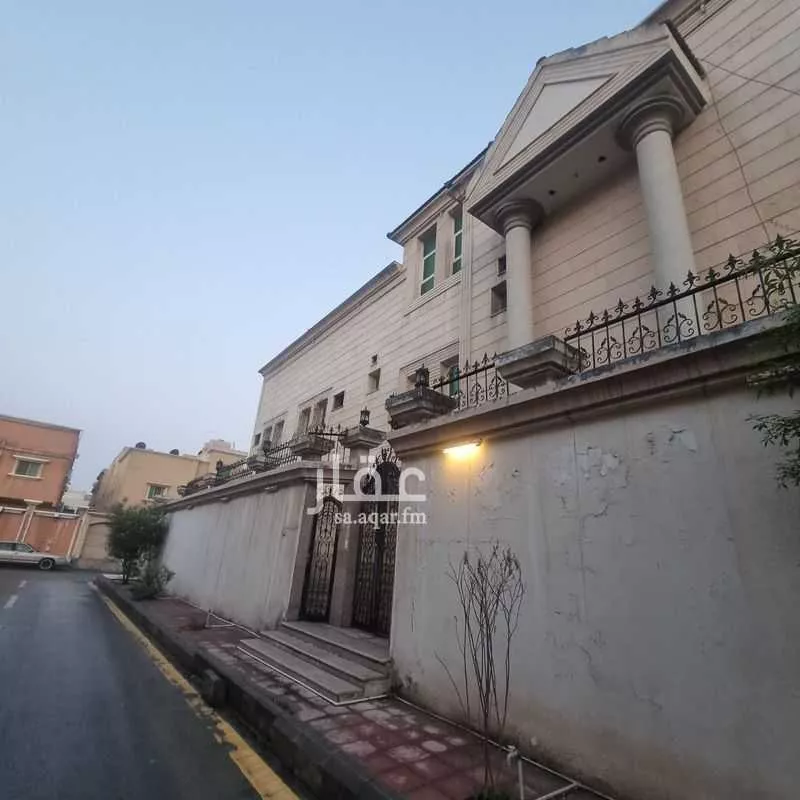 فيلا 12 غرف في احد 14