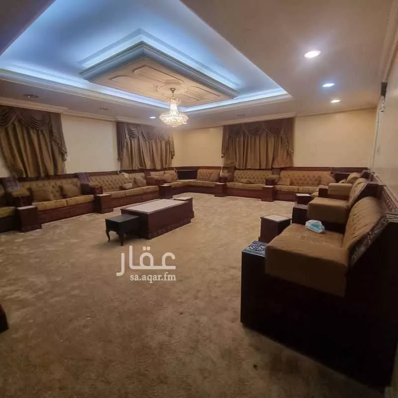 فيلا 12 غرف في احد 17