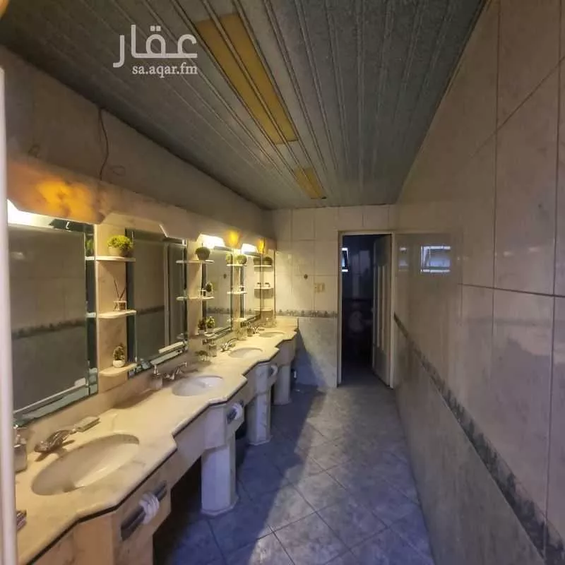 فيلا 12 غرف في احد 19