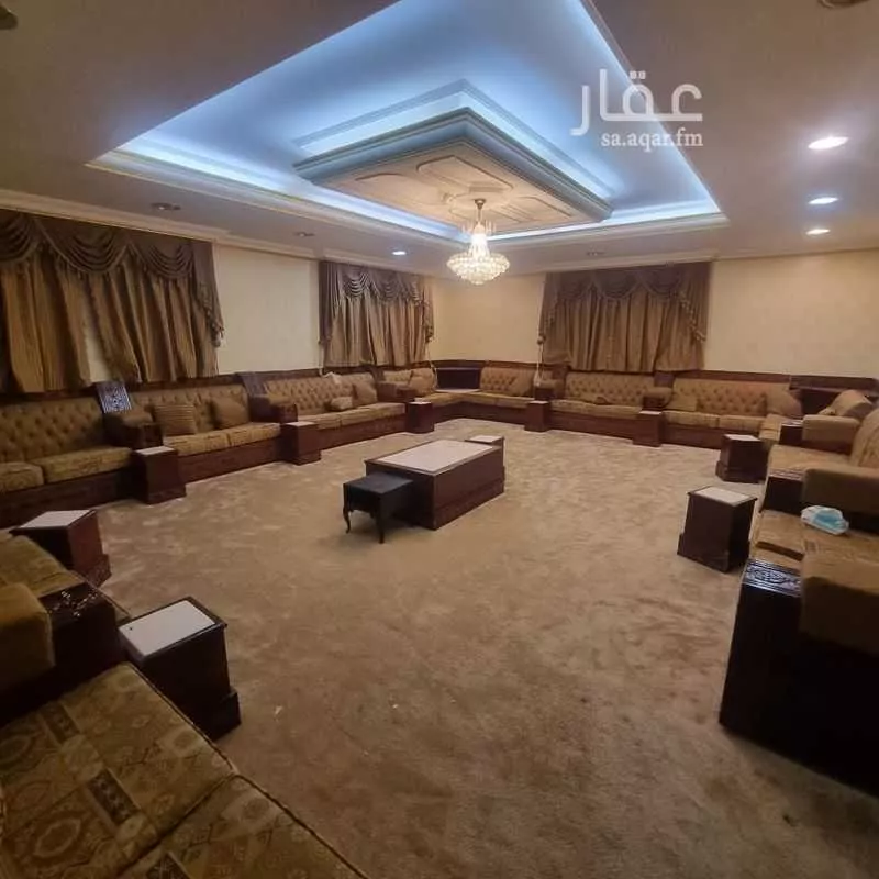 فيلا 12 غرف في احد 21