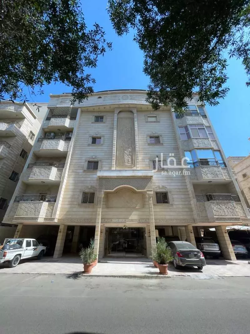 6 bedroom apartment in Al Marwa 2