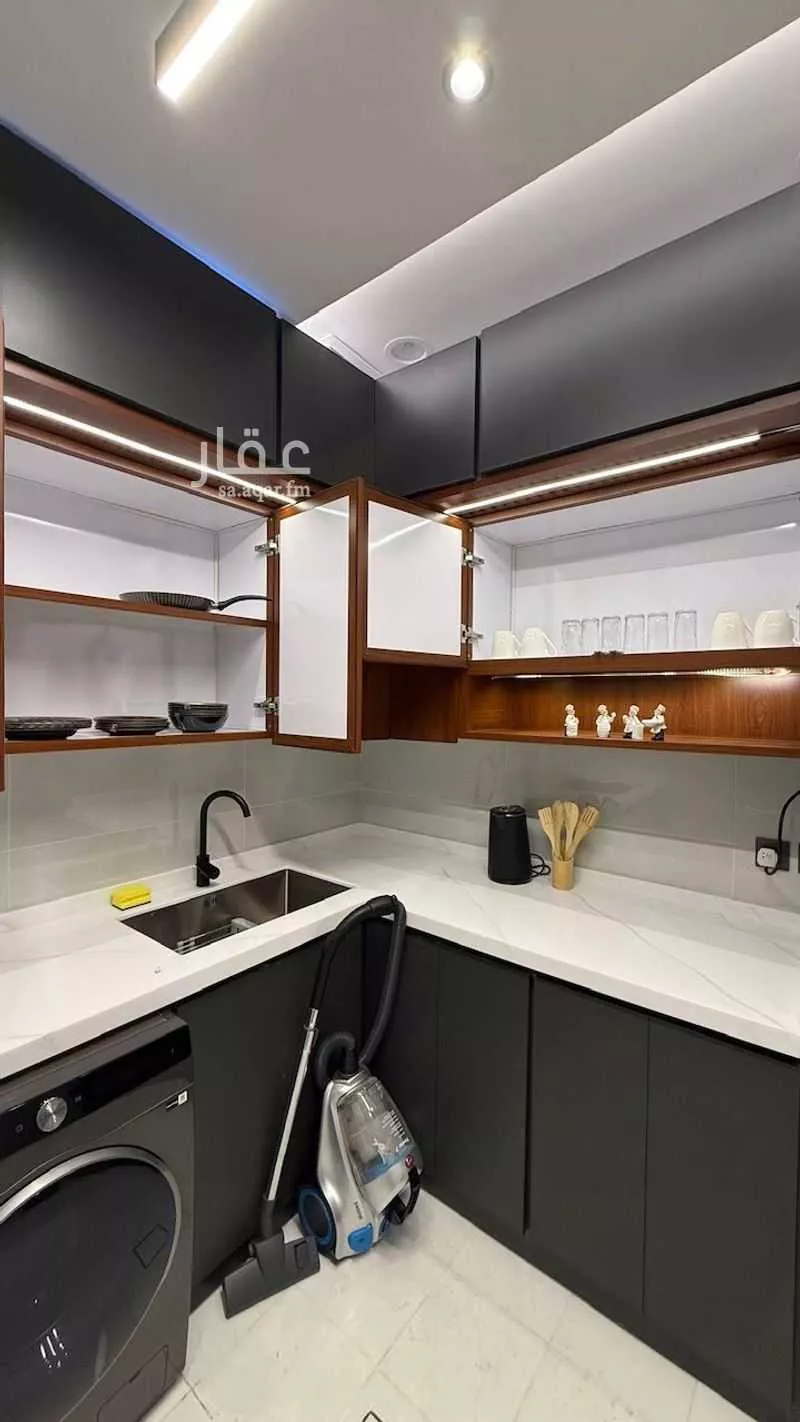 3 bedroom apartment in Al Salamah 16