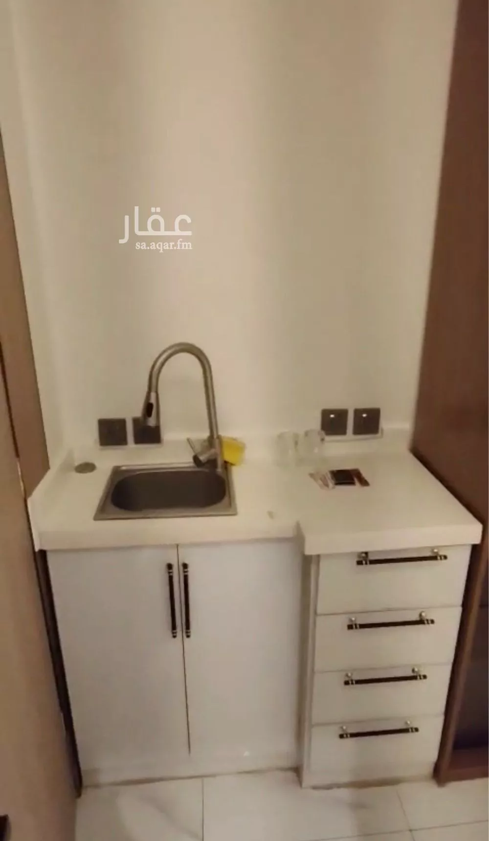 شقة 1 غرف في المروج 4