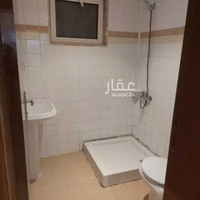 2 bedroom apartment in Al Sharafiyah, Jeddah 13