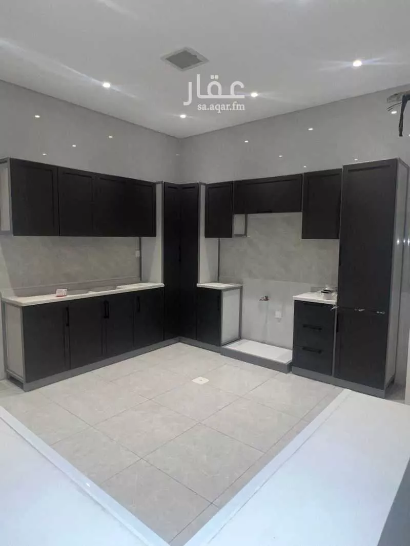 5 bedroom apartment in Al Wurud 7