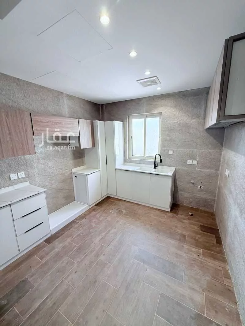 5 bedroom apartment in Al Rabwa 3