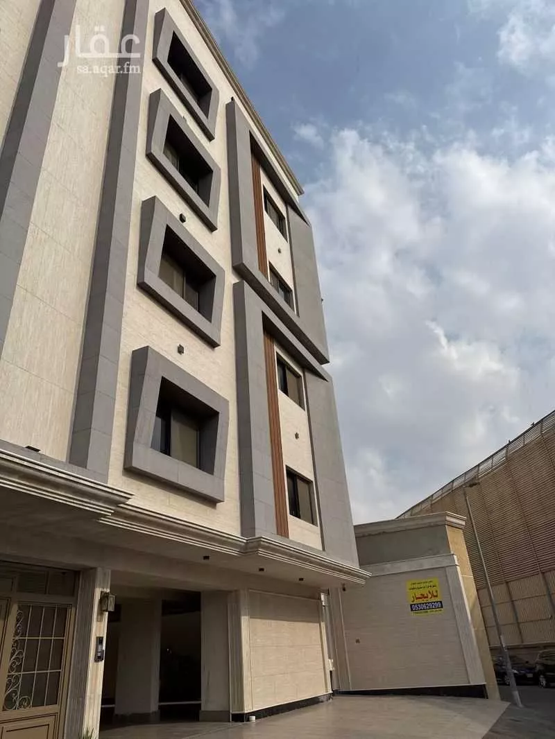 5 bedroom apartment in Al Rabwa 21