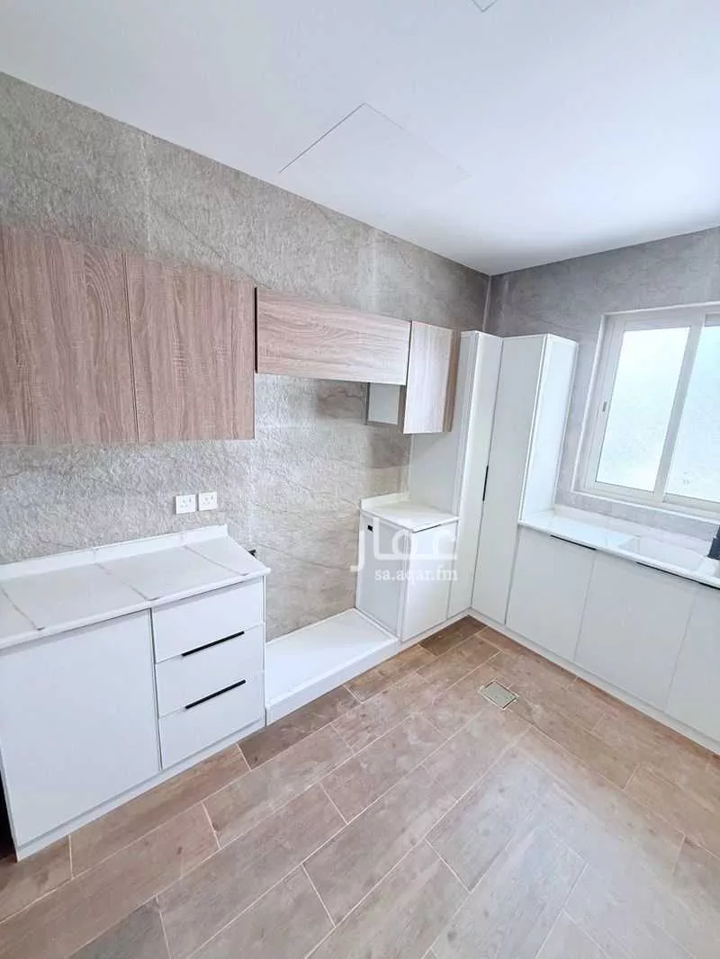 5 bedroom apartment in Al Rabwa 6