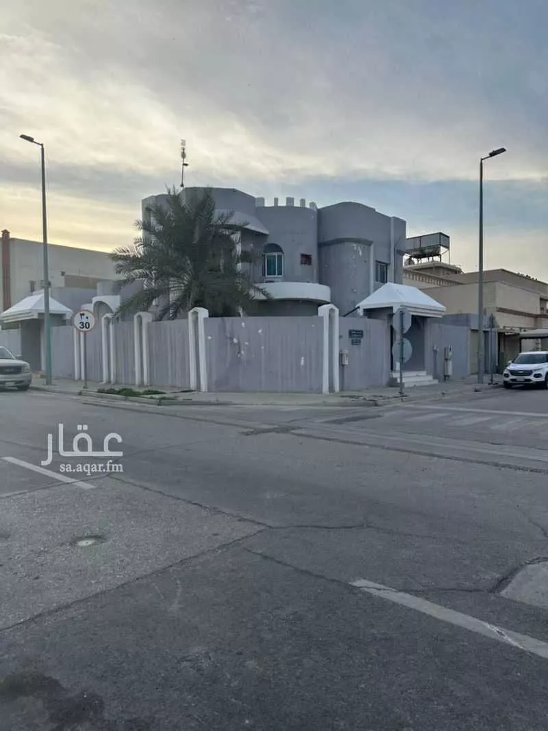 فيلا 8 غرف في الدوحة الشمالية 5