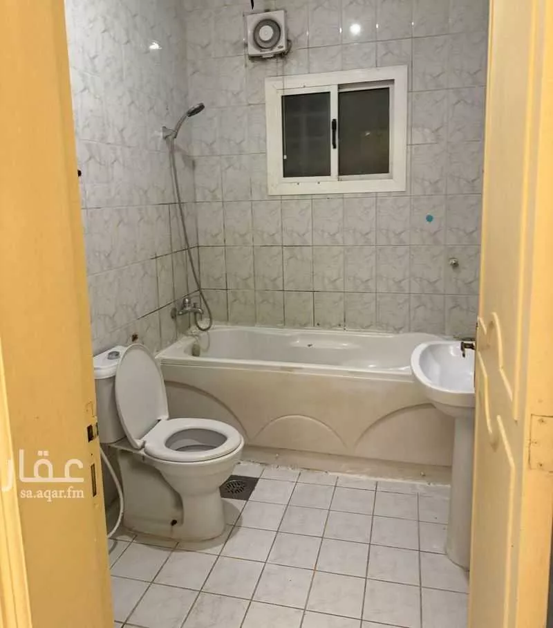 3 bedroom apartment in Al Salamah 7