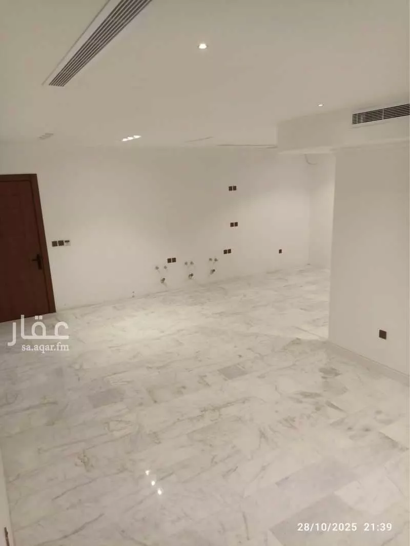 2 bedroom apartment in Al Shiraa 8