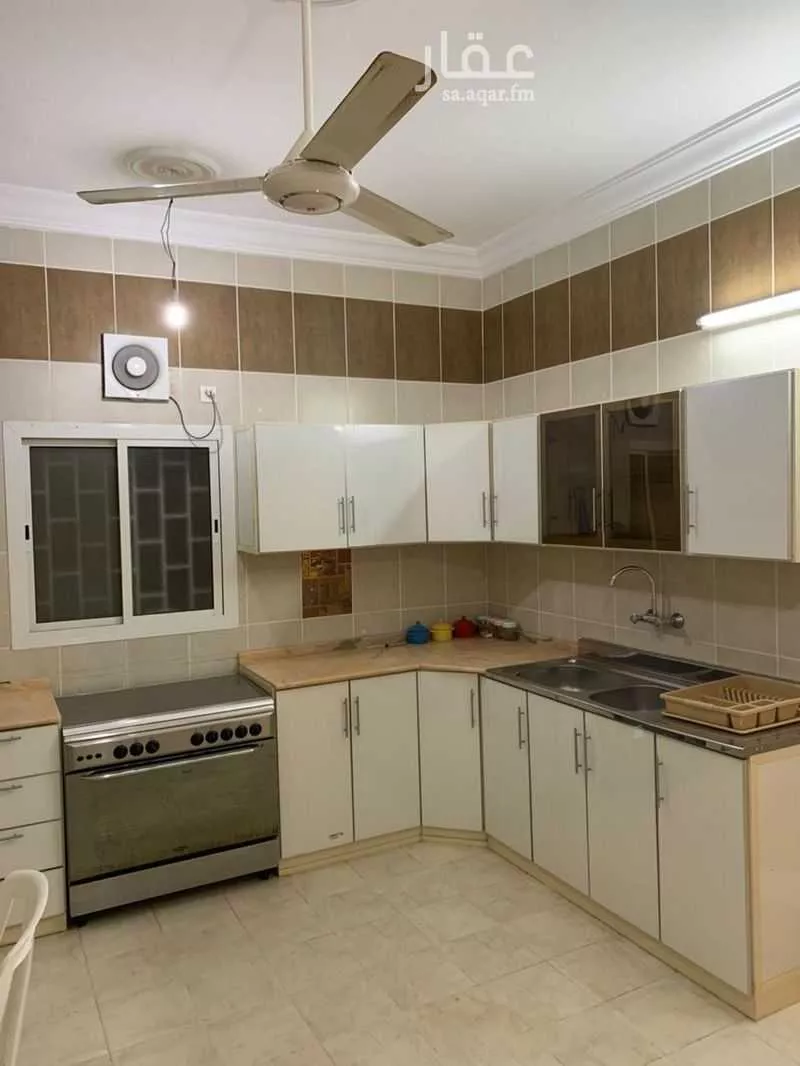 3 bedroom apartment in Al Hamdaniyah 13