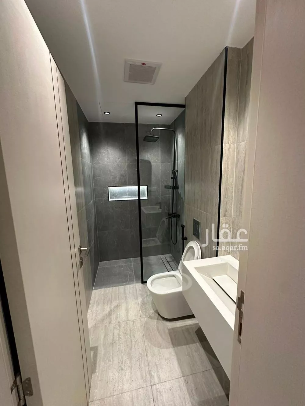 3 bedroom apartment in Al Muntazah, Eastern Province 3