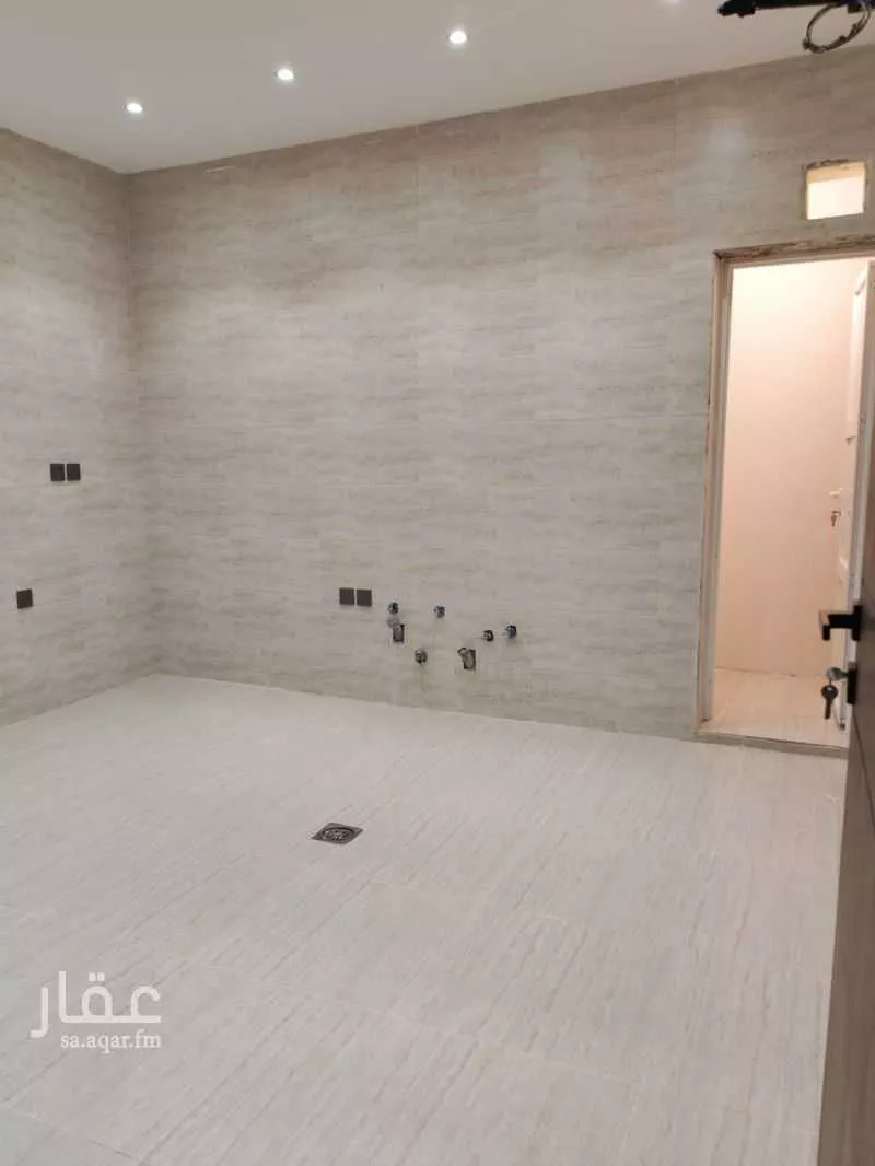 5 bedroom apartment in Al Sahluj, Madinah 3