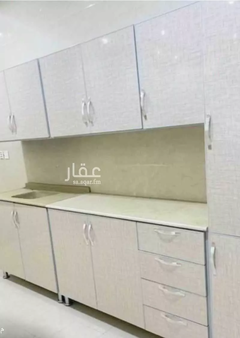 شقة 4 غرف في الزمرد 2