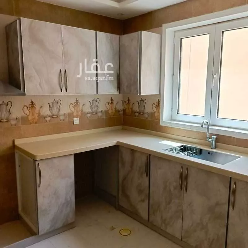 5 bedroom apartment in Al Rabwa 4