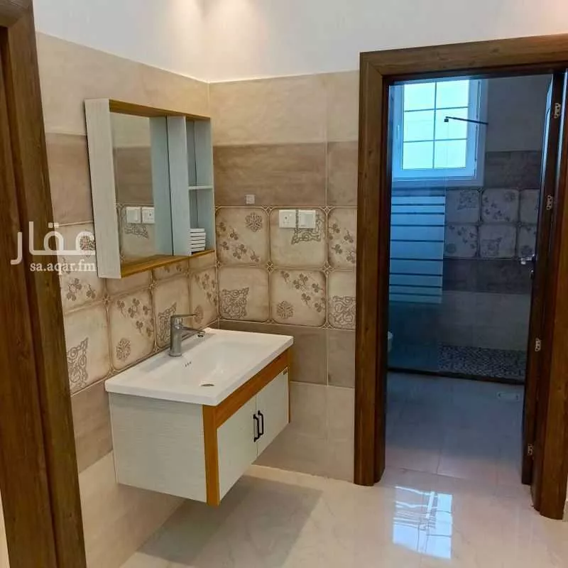 5 bedroom apartment in Al Rabwa 5