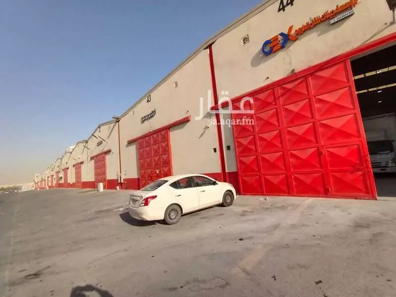 1 bedroom warehouse in Al Aziziyah, Riyadh 8