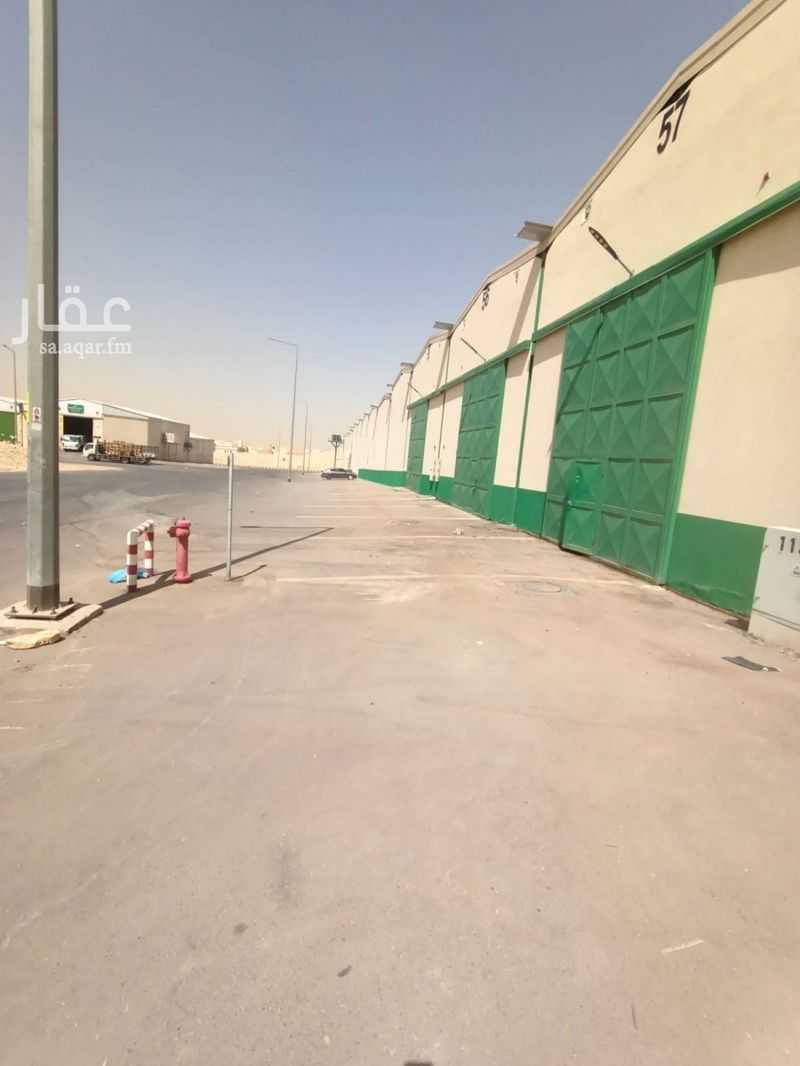 1 bedroom warehouse in Al Aziziyah, Riyadh 3
