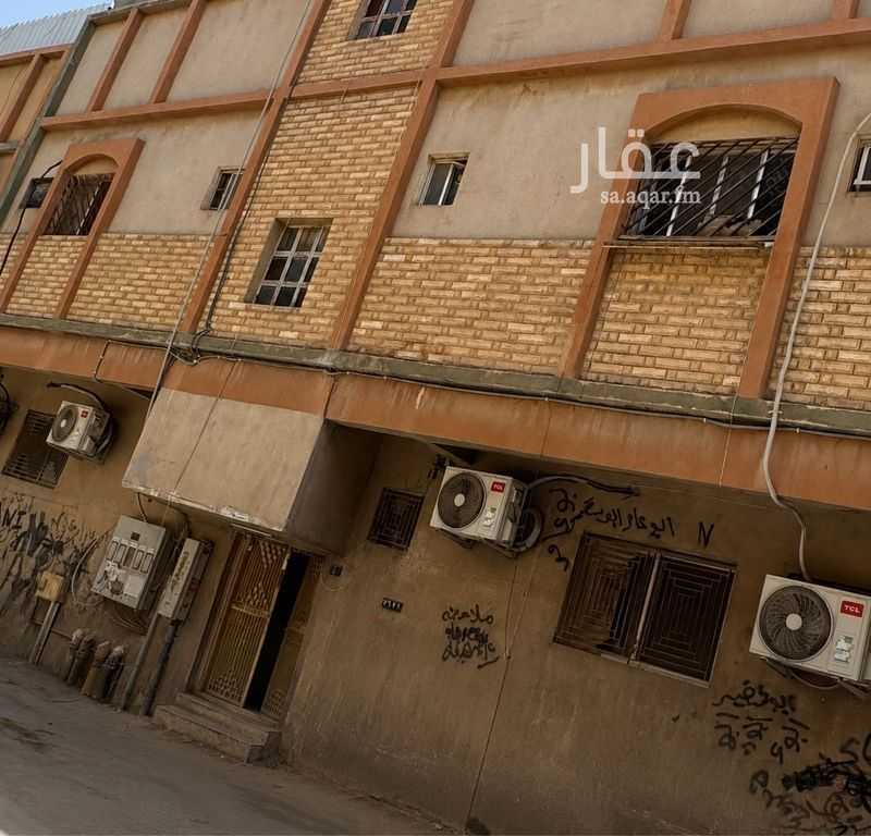 12 bedroom building in Umm Al Hamam Al Sharqi, Riyadh