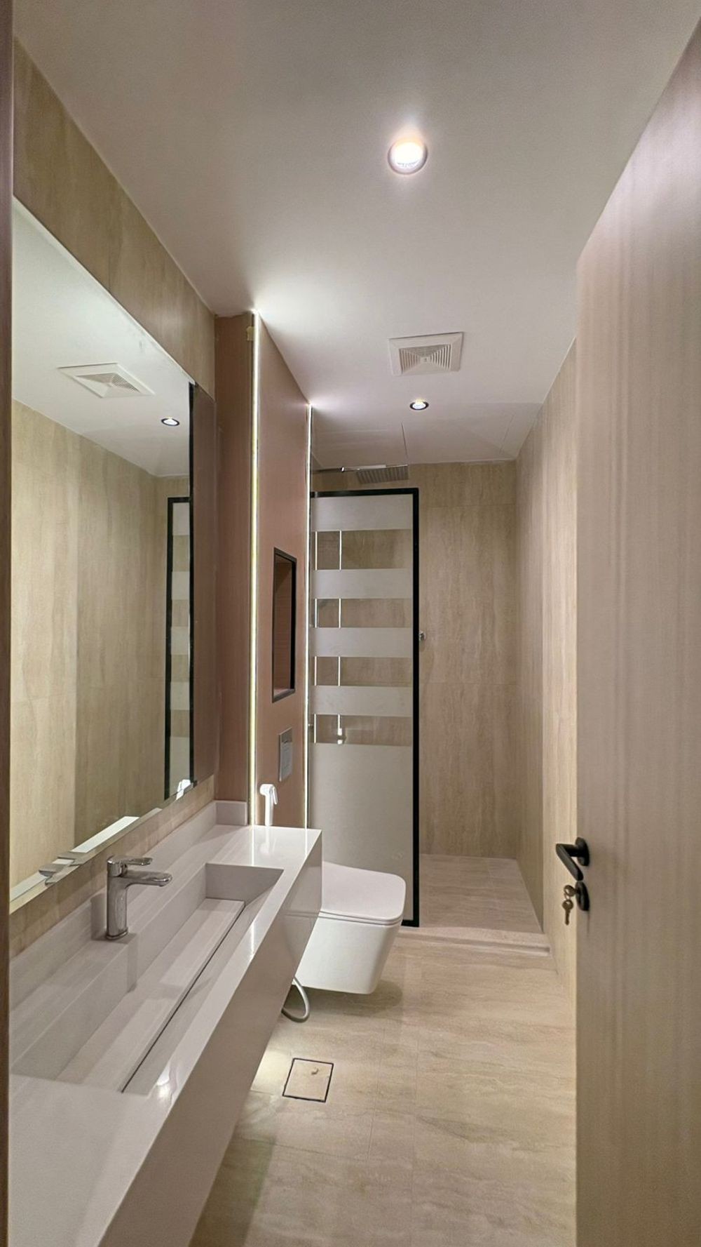 5 bedroom apartment in Shawran, Madinah 6